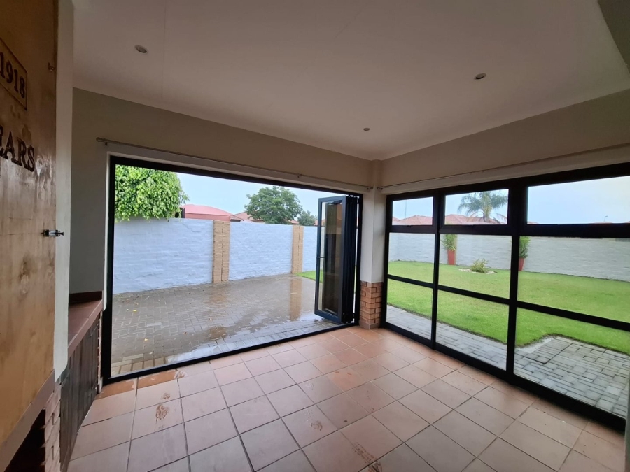 4 Bedroom Property for Sale in Waterkloof East North West